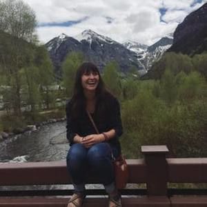 Meet your Posher, Adria